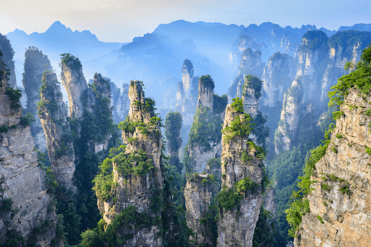 จางเจียเจี้ย (Zhangjiajie) ดินแดนมหัศจรรย์แห่งขุนเขาเหนือจินตนาการ
